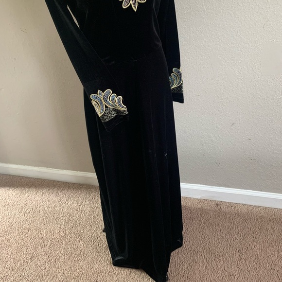 Dress - Picture 2 of 4